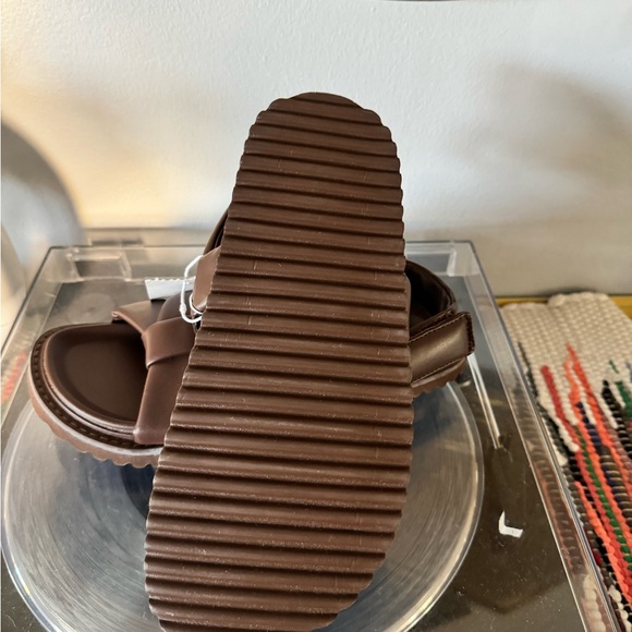 Zara Brown Grandpa Velcro Sandals | Size 8 - Picture 6 of 6